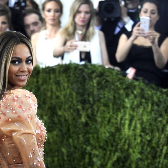 Beyoncé - Soirée Costume Institute Benefit Gala 2016 (Met Ball) sur le thème de "Manus x Machina" au Metropolitan Museum of Art à New York, le 2 mai 2016.