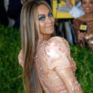 Beyoncé Knowles - Soirée Costume Institute Benefit Gala 2016 (Met Ball) sur le thème de "Manus x Machina" au Metropolitan Museum of Art à New York, le 2 mai 2016.