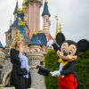 Julie Gayet à Marne-la-Vallée pour découvrir le nouveau spectacle mis au point par les équipes de Disneyland Paris, "Mickey et le Magicien" (à partir du 2 juillet à Animagique Theater). Le 18 juin 2016.