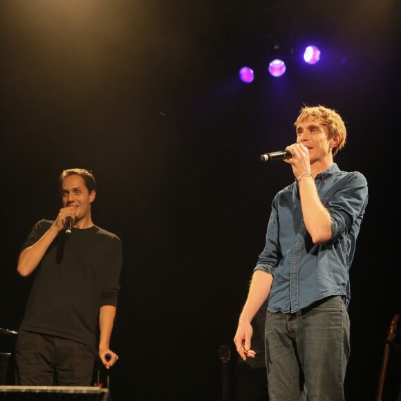 Exclusif - Grand Corps Malade et Ben Mazué - Concert exceptionnel de Grand Corps Malade avec de nombreux artistes sur scène au Trianon à Paris, le 17 juin 2016. À l'issue du concert Grand Corps Malade a reçu un disque de platine entouré de tous ses amis. © CVS / Veeren / Bestimage