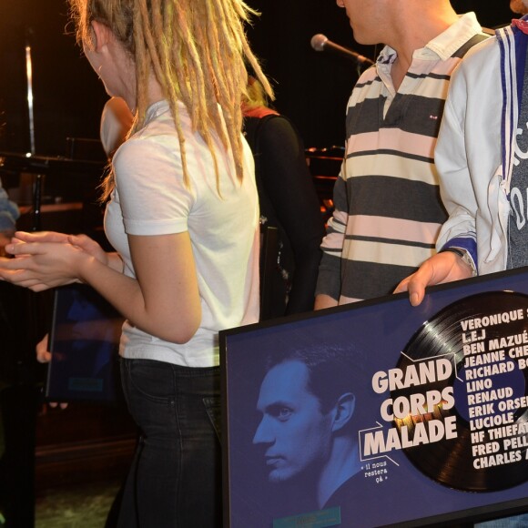 Exclusif - Renaud - Backstage du concert exceptionnel de Grand Corps Malade avec de nombreux artistes sur scène au Trianon à Paris, le 17 juin 2016. À l'issue du concert Grand Corps Malade a reçu un disque de platine entouré de tous ses amis. © CVS / Veeren / Bestimage