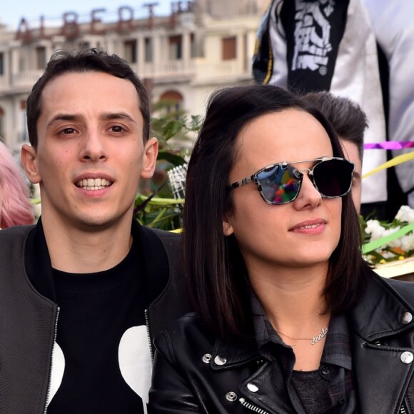 Jean-Marc Généreux, Jaclyn Spencer, Grégoire Lyonnet et sa compagne Alizée - La troupe de Danse avec les Stars participe à la 4ème bataille de Fleurs dans le cadre du Carnaval 2016 à Nice le 24 février 2016. Elle a profité de sa présence à Nice lors de sa tournée pour faire un passage sur le Corso sur le char de la Reine du Carnaval. Cette année le thème du Carnaval était "Les Médias". La manifestation se termine dimanche 28 février. © Bruno Bebert/Bestimage