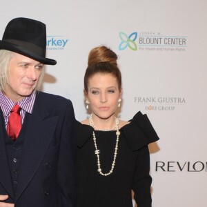Lisa Marie Presley et Michael Lockwood - Soiree "Elton John AIDS Foundation" a New York le 15 octobre 2013.
