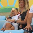 IFiona Cabaye et sa fille Charlize - Les Femmes des joueurs de l'équipe de France lors du match France - Allemagne à Rio de Janeiro au Brésil le 4 juillet 2014.