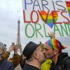Hommage aux victimes de la boîte nuit gay Pulse à Orlando sur le parvis du Trocadéro à Paris, le 13 juin 2016. © Pierre Perusseau/Bestimage