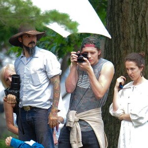 Brooklyn Beckham et Chloë Grace Moretz lors d'un shooting à New York le 29 juin 2016.