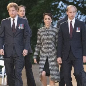 Le prince Harry, Kate Catherine Middleton, duchesse de Cambridge, et le prince William, duc de Cambridge - La famille royale d'Angleterre lors des commémorations du centenaire de la Bataille de la Somme à Thiepval. Le 30 juin 2016