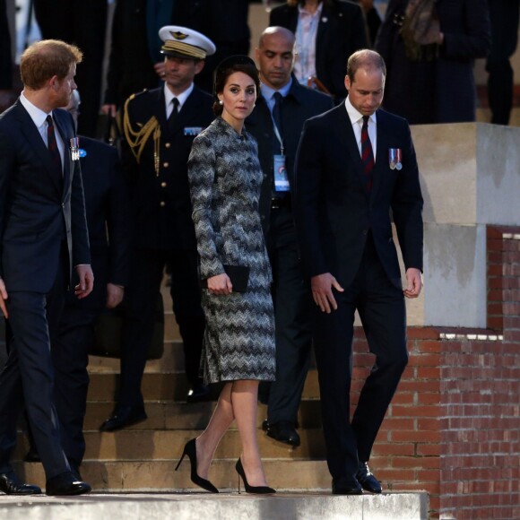 Le prince Harry, Kate Catherine Middleton, duchesse de Cambridge, et le prince William, duc de Cambridge - La famille royale d'Angleterre lors des commémorations du centenaire de la Bataille de la Somme à Thiepval. Le 30 juin 2016