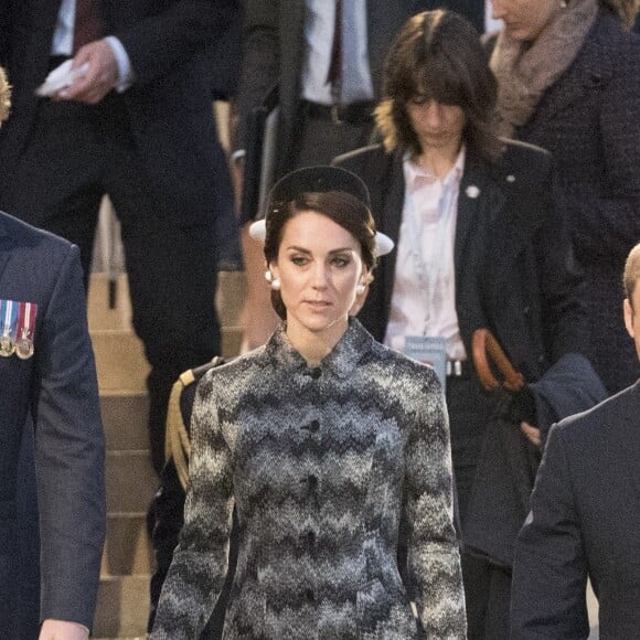 Le prince Harry, Kate Catherine Middleton, duchesse de Cambridge, et le prince William, duc de Cambridge - La famille royale d'Angleterre lors des commémorations du centenaire de la Bataille de la Somme à Thiepval. Le 30 juin 2016