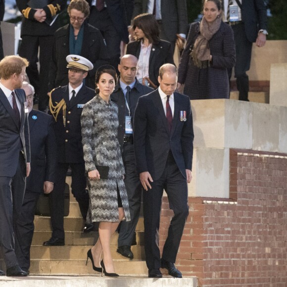 Le prince Harry, Kate Catherine Middleton, duchesse de Cambridge, et le prince William, duc de Cambridge - La famille royale d'Angleterre lors des commémorations du centenaire de la Bataille de la Somme à Thiepval. Le 30 juin 2016