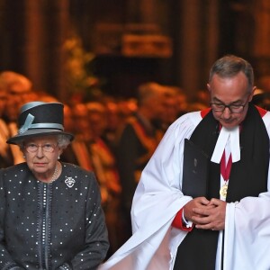 La reine Elisabeth II d'Angleterre - Sorties de l'abbaye de Westminster après les commémorations de la bataille de la Somme en France à Londres. Le 30 juin 2016