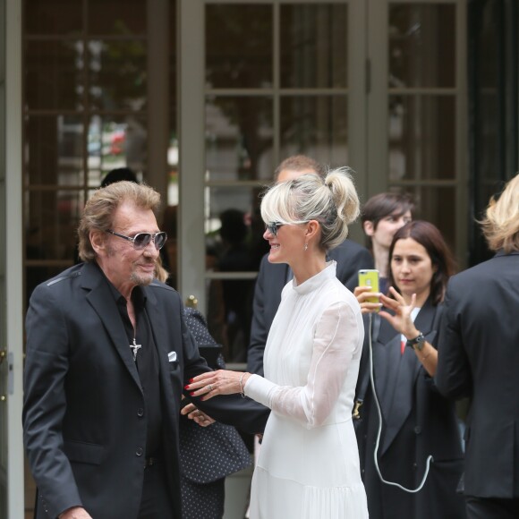 Johnny Hallyday et sa femme Laeticia - Arrivées au défilé de mode Haute-Couture automne-hiver 2016/2017 "Christian Dior" à Paris. Le 4 juillet 2016 © CVS-Veeren / Bestimage