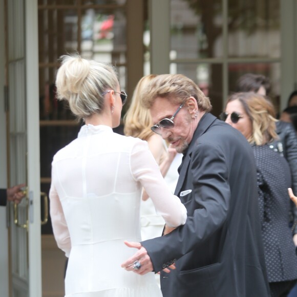 Johnny Hallyday et sa femme Laeticia - Arrivées au défilé de mode Haute-Couture automne-hiver 2016/2017 "Christian Dior" à Paris. Le 4 juillet 2016 © CVS-Veeren / Bestimage