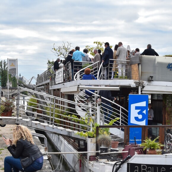 Exclusif - Ambiance - Soirée "Fête des fictions de France 3" à la péniche La Balle au Bond au port des Saints-Pères à Paris, le 4 juillet 2016. © Lionel Urman/Bestimage