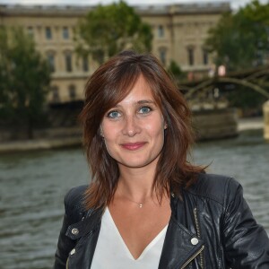 Exclusif - Julie de Bona - Soirée "Fête des fictions de France 3" à la péniche La Balle au Bond au port des Saints-Pères à Paris, le 4 juillet 2016. © Lionel Urman/Bestimage