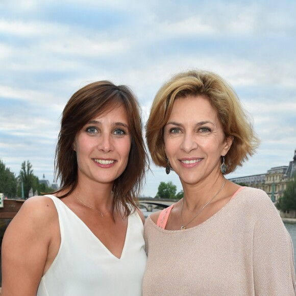 Exclusif - Julie de Bona et Corinne Touzet - Soirée "Fête des fictions de France 3" à la péniche La Balle au Bond au port des Saints-Pères à Paris, le 4 juillet 2016. © Lionel Urman/Bestimage