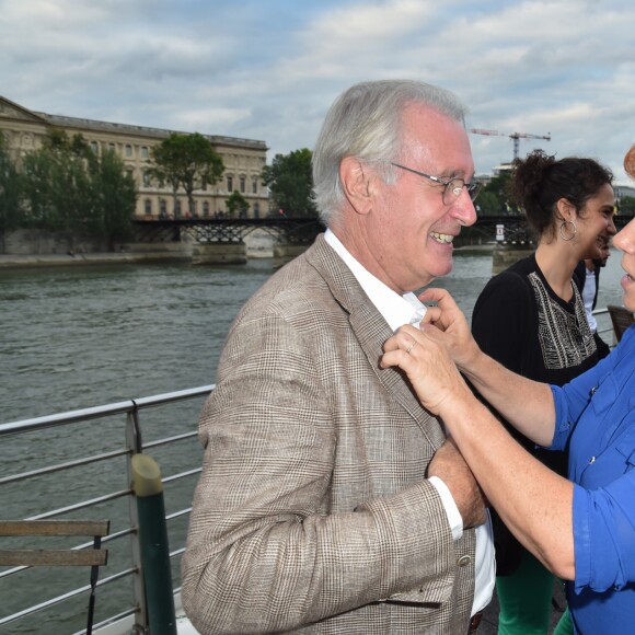 Exclusif - Bernard Le Coq et Véronique Genest - Soirée "Fête des fictions de France 3" à la péniche La Balle au Bond au port des Saints-Pères à Paris, le 4 juillet 2016. © Lionel Urman/Bestimage