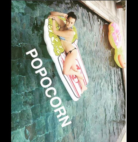 La jolie Pauline Ducruet à la piscine à Monaco. Instagram, juillet 2016