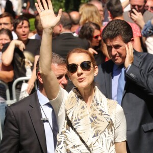 Céline Dion quitte son hôtel le Royal Monceau à Paris le 7 juillet 2016.
