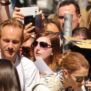 Céline Dion quitte son hôtel le Royal Monceau à Paris le 7 juillet 2016.