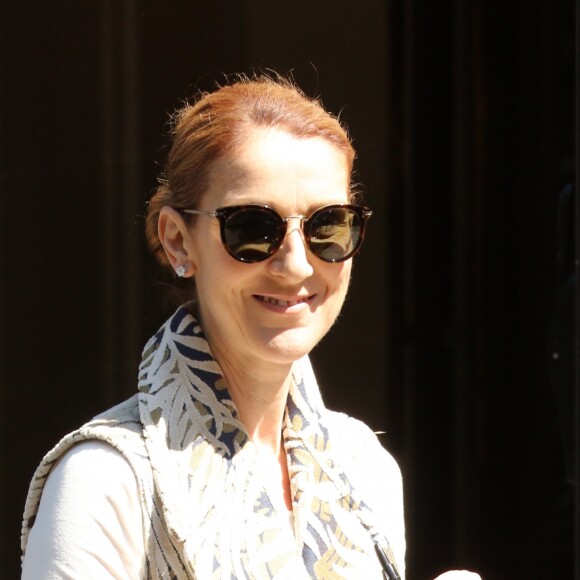 Céline Dion quitte son hôtel le Royal Monceau à Paris le 7 juillet 2016.