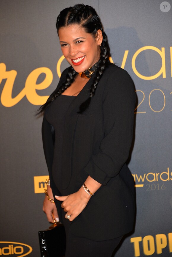 Ayem Nour enceinte à la cérémonie des Melty Future Awards 2016 au Grand Rex à Paris, le 16 février 2016. © Veeren/Bestimage