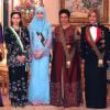 La princesse Aisha de Jordanie (2e en partant de la droite) avec sa belle-soeur la reine Rania de Jordanie (à gauche) et sa soeur jumelle la princesse Zein (à droite), entourant la seconde épouse du sultan de Brunei en 2008 lors d'une visite officielle.
