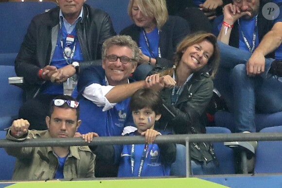 Denis Brogniart, sa femme Hortense lors du match du quart de finale de l'UEFA Euro 2016 France-Islande au Stade de France à Saint-Denis, France le 3 juillet 2016. © Cyril Moreau/Bestimage