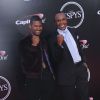 Usher et Sugar Ray Leonard - ESPY Awards 2016 au Microsoft Theater. Los Angeles, le 13 juillet 2016.
