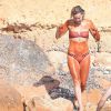 Kate Hudson est en vacances avec des amis à Formentera, le 14 juillet 2016.
