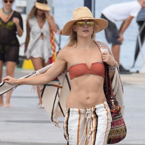 Kate Hudson sculpturale à Formentera, le 14 juillet 2016.