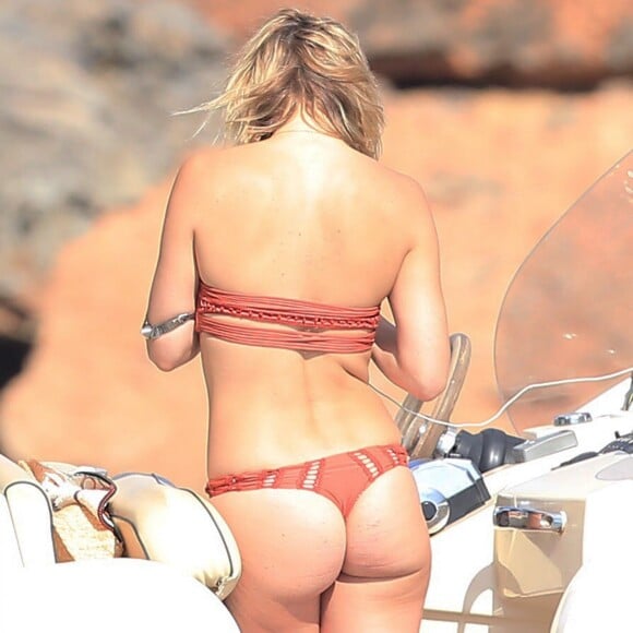 Kate Hudson, sexy en bikini à Formentera, le 14 juillet 2016.