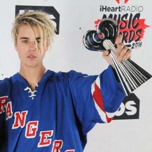 Justin Bieber à la Pressroom lors de la soirée des iHeartRadio Music Awards à Inglewood, le 3 avril 2016.