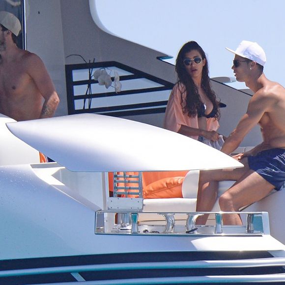 Cristiano Ronaldo profite avec ses proches et notamment son fils Cristiano Jr. de ses vacances dans les Baléares, ici à Formentera le 19 juillet 2016.