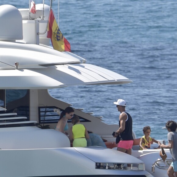 Cristiano Ronaldo en vacances en famille à Ibiza le 17 juillet 2016.
