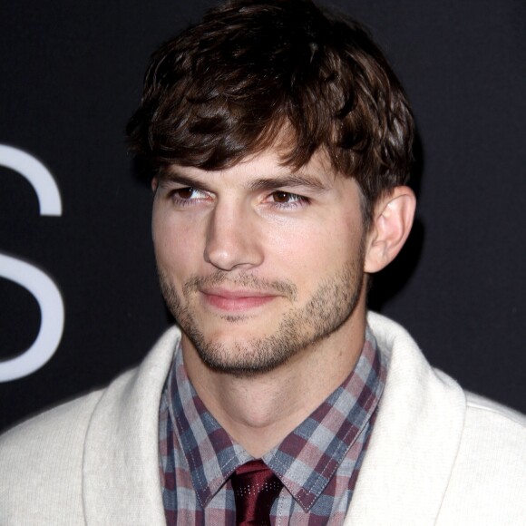 Ashton Kutcher - Première du film "Jobs" à Los Angeles, le 13 août 2013.