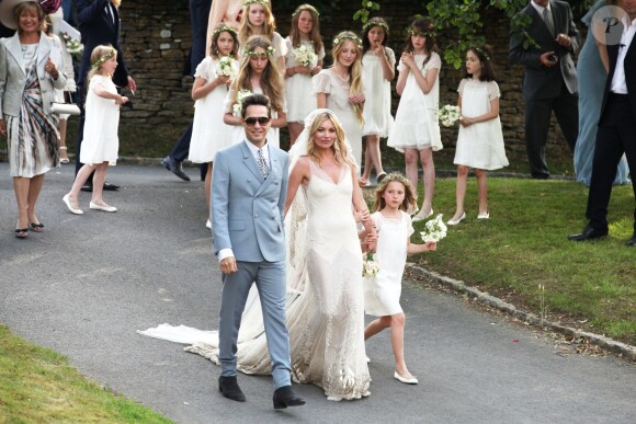 Mariage de Kate Moss et Jamie Hince à Southrop au Royaume-Uni, le 1er juillet 2011.