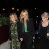 Kate Moss avec sa mère Linda Moss et son compagnon le comte Nikolai von Bismarck arrivent au Club LouLou's à Londres, le 30 juin 2016.