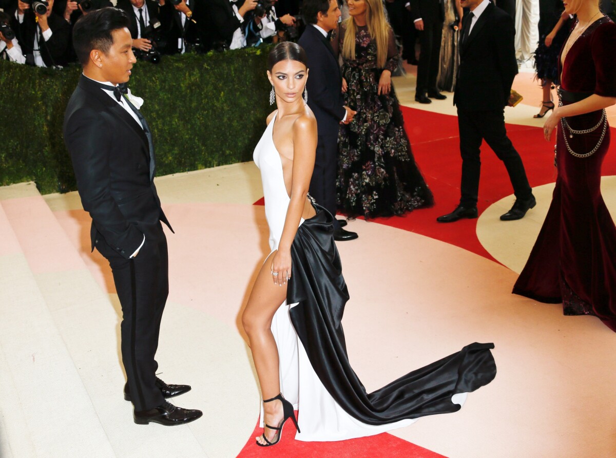 Photo Emily Ratajkowski et Prabal Gurung Soir e Costume