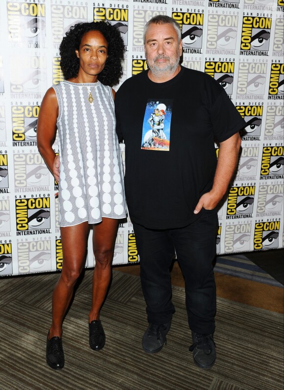 Luc Besson et sa femme au panel d'EuropaCorp pour Valerian and the City of a Thousand Planets, au Comic-Con 2016, San Diego, le 21 juillet 2016.