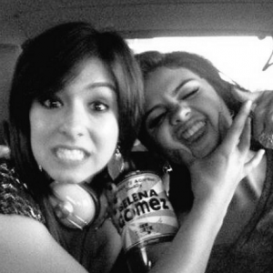 Photo de la défunte Christina Grimmie avec son amie Selena Gomez postée par cette dernière sur Twitter, le 11 juin 2016.