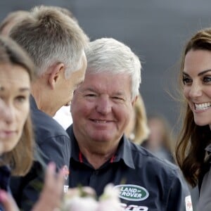 Le prince William, duc de Cambridge et Catherine Kate Middleton, la duchesse de Cambridge arrivent à Portsmouth pour rencontrer l'équipe du Land Rover Bar team qui participe à L'america's cup à Portsmouth, le 24 juillet 2016