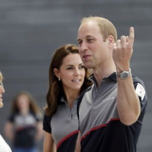 Le prince William, duc de Cambridge et Catherine Kate Middleton, la duchesse de Cambridge arrivent à Portsmouth pour rencontrer l'équipe du Land Rover Bar team qui participe à L'america's cup à Portsmouth, le 24 juillet 2016