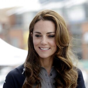 Le prince William, duc de Cambridge et Catherine Kate Middleton, la duchesse de Cambridge arrivent à Portsmouth pour rencontrer l'équipe du Land Rover Bar team qui participe à L'america's cup à Portsmouth, le 24 juillet 2016