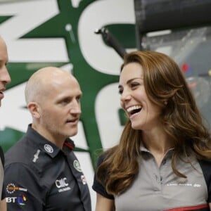 Le prince William, duc de Cambridge et Catherine Kate Middleton, la duchesse de Cambridge arrivent à Portsmouth pour rencontrer l'équipe du Land Rover Bar team qui participe à L'america's cup à Portsmouth, le 24 juillet 2016