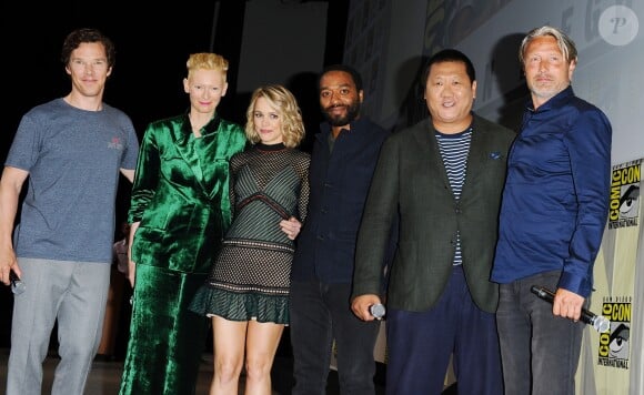 Benedict Cumberbatch, Tilda Swinton, Rachel McAdams, Chiwetel Ejiofor, Benedict Wong et Mads Mikkelsen lors de la Marvel Presentation Comic Con 2016 à San Diego, le 23 juillet 2016.