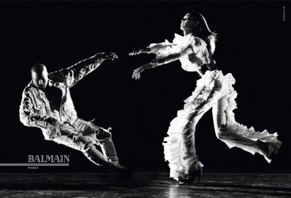 Kanye West et Joan Smalls figurent sur la nouvelle campagne publicitaire de Balmain. Photo par Steven Klein.