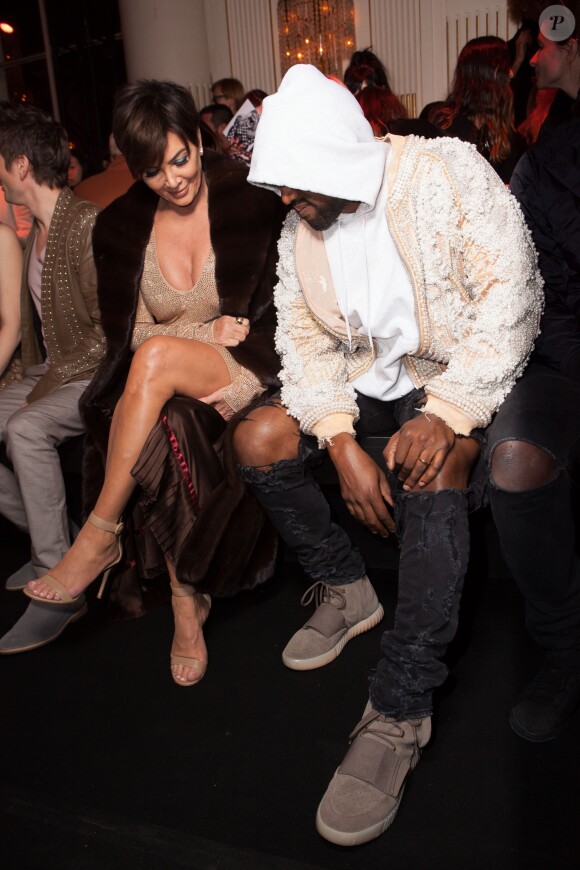 Kris Jenner et Kanye West au défilé Balmain à Paris, le 3 mars 2016.