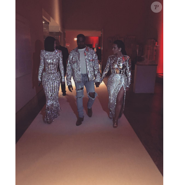 Photo de Kylie Jenner, Kanye West et Kim Kardashian publiée le 3 mai 2016.