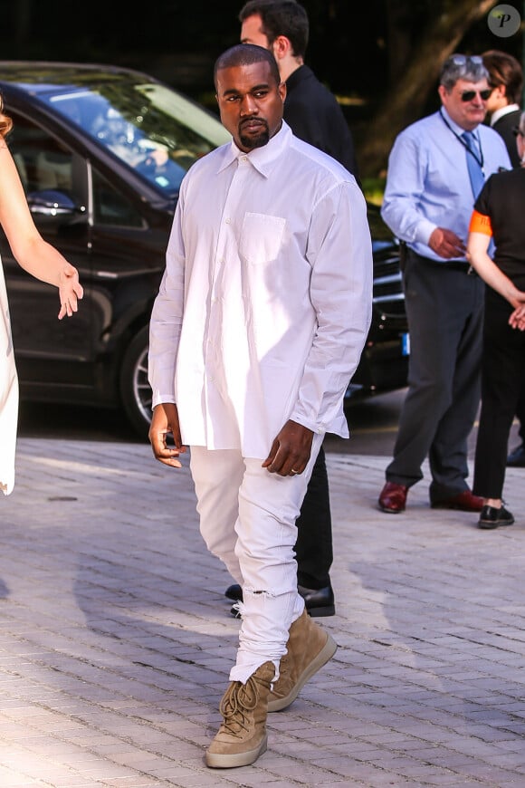 Kanye West à la soirée "The Art of Giving" Love Ball à la Fondation Louis Vuitton à Paris le 6 juillet 2016.